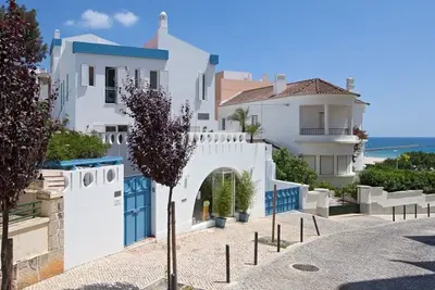 Image de TheBlueVillaAlgarve:\nStunning, steps to beach-shops, family friendly, concierge