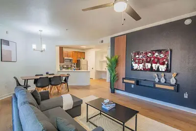 Image de Near State Farm Stadium | Pool, Gym, Balcony, W/D