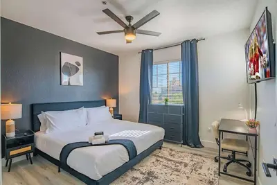 Image de Near Attractions |Balcony, Pool, Gym, Parking, W/D