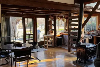 Image de Streamside Cottage @ Sticks & Stones Farm