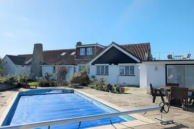 Image de Warner Wood - Selsey  - sleeps 16 guests  in 5 bedrooms