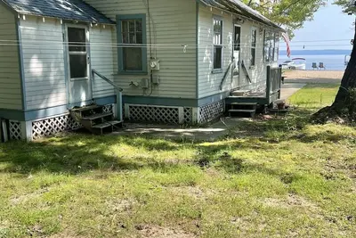 Image de Pet friendly - Sebago Lake Beachfront.