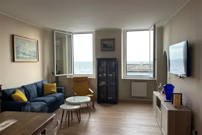 Image de A window to the sea - Beautiful apartment all renovated Nervi Genoa