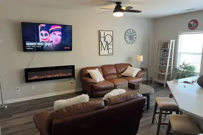 Image de Fabulous 3-bedroom townhome with WiFi and Ac in Braselton/ chateau elan area