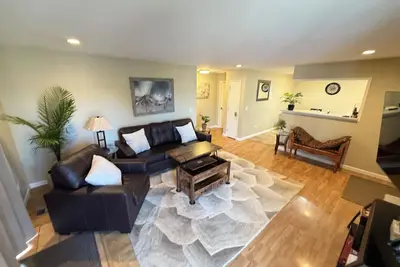 Image de Quiet 2-Bed, 2-Bath in Eureka with Yard, Garage & Ev Charger