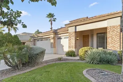 Image de 4-bedroom house in lovely Glendale with WiFi, Ac 5 minutes From Westgate