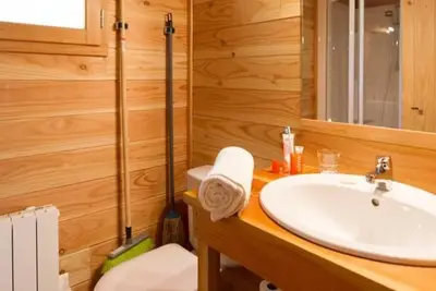 Image de Chalet, piscine, terrasse, cheminée ou poêle à bois, 55m², Font Romeu