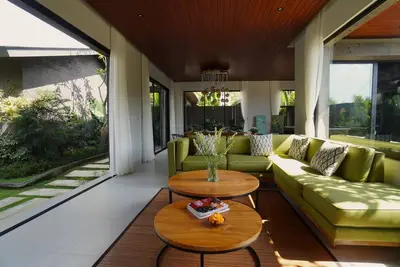 Image de Lux 3br villa w/ dedicated butler, stunning infinity pool  & rice fields view.