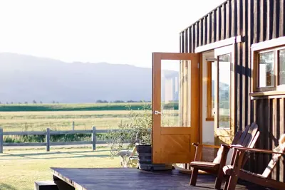 Tarras Tiny Haven •  Stargaze, Unwind, Wake to Mountain Views