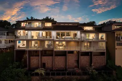 Image de Extravagant Villa Oasis w/ Beach Access Near Hiking, Dining & Shopping