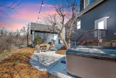 Image de Eden Escape - Hot Tub - Sauna - Arcade Room