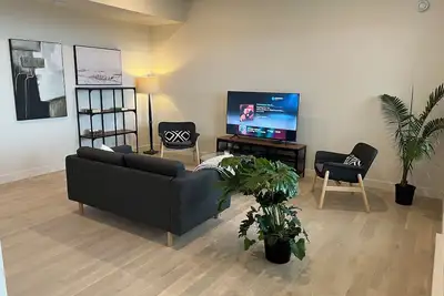 Image de Beautiful, bright and brand new suite-apartment