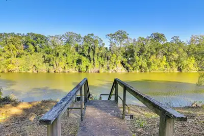 Image de Riverfront Fishing: Home in Columbus w/ Grill