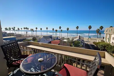 Image de One Bedroom Breathtaking Whitewater Ocean Views, From the Balcony No Stairs!