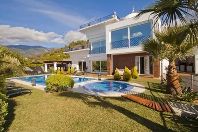 Image de Frigiliana Getaway: 3-Bedroom Villa with Private Pool and Stunning Views