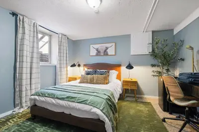 Image de Cozy Private Bd + Desk, Central Omaha Near Unmc - Shared House