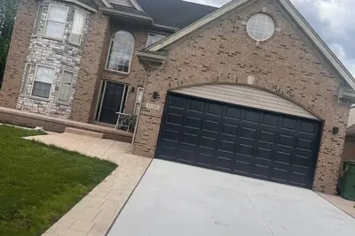 Image de Stylish, Newly Renovated Home 15 Minute Drive to Downtown Detroit