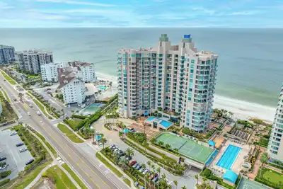 Image de Beach Front Furnished 3/3 Luxury Condo at Sand Key's Exclusive Ultimar Community