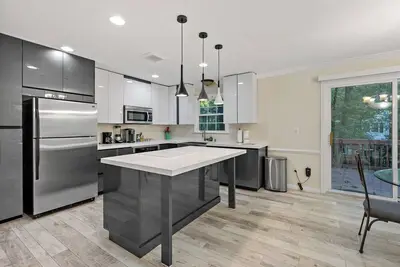 Image de 3 Bd 2 1/2 bath Chic Large. 30mto Dc, 12min to Ida