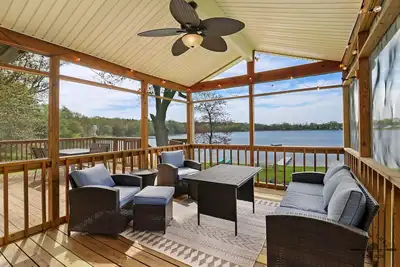Image de 2br Lake House - Stunning Views - Lake Toys - Screen Room - K Bed - Dog Friendly