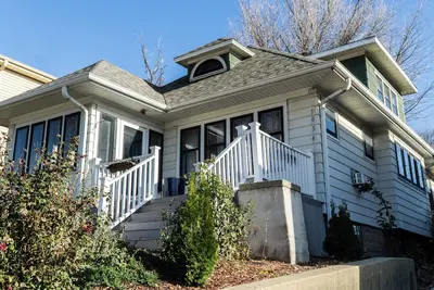 Image de Charming and centrally located home in Milwaukee—just 5 minutes from everything!