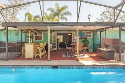 Image de Pool Home Hideaway - 3 Bedrooms in Port St John - Watch Launches from the Pool!