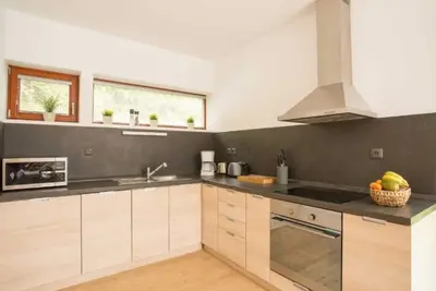 Image de Belle maison de vacances privée pour 10 personnes avec Tv, terrasse, animaux admis et parking