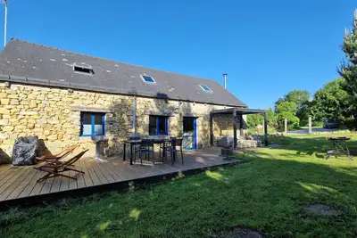 Maison en pierre, 3 chambres 8 personnes Hameau au calme proche port de Le Fret