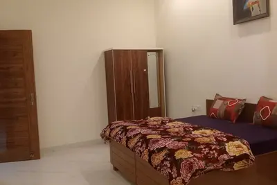 Image de Prime location Walking distance from Sukhna lake, Rock garden Chandigarh