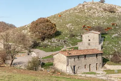 Image de Bel appartement dans une maison de vacances avec patio, animaux admis, vue panoramique et parking