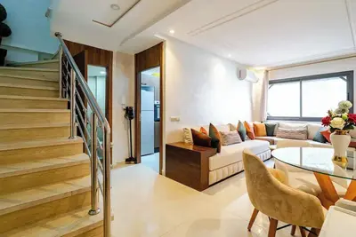 Duplex 2 chambre Avec access direct piscine.