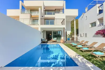 Image de Stunning modern villa, 2 mins from beach