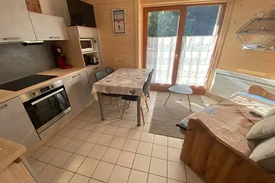 Image de Appartement cosy avec terrasse et parking, proche des pistes