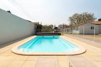 Image de Chalet en Provence avec piscine partagée, Wi-Fi et climatisation