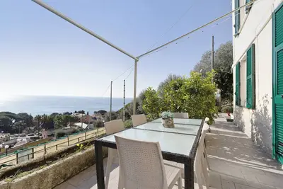 Image de Appartement 'Gli Ulivi Di Bogliasco - Ulivi 3' avec vue sur la mer, Wi-Fi et climatisation