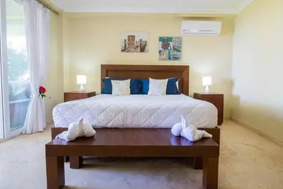 Beachfront Residence 3 Bedroom 3 Bathroom Ocean View\n