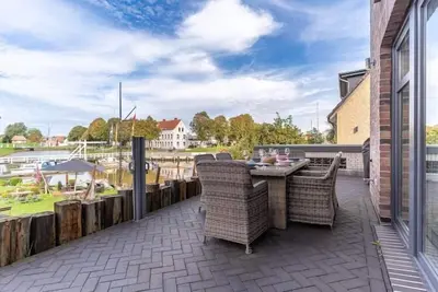 Image de Maison jumelée directement au port de Tönning