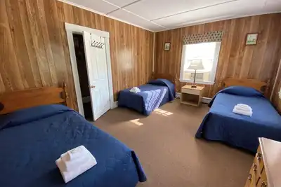 Image de 6 Bedroom Cottage at the 500 acre Poland Spring Resort!