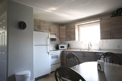 Image de Le Chalet 4br 2 Ba + Large Parking