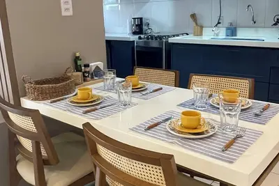 Image de Cozy 2 Bedroom Apartment. Excellent Location!