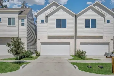 Image de Looking for a cozy escape? Our beautifully appointed is just what you need\n\n\n