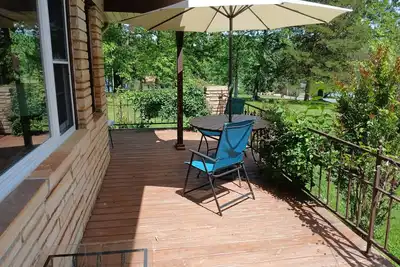 Image de Charming Ozark cottage in tranquil Horseshoe Bend with lake view, Ac & WiFi