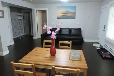 Image de Cozy and Homey 2 Br Suite, 5 minutes to Highway 1 entrance.