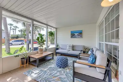 Image de Blue Seahorse Beach cottage, Private backyard, free parking, steps from the sand