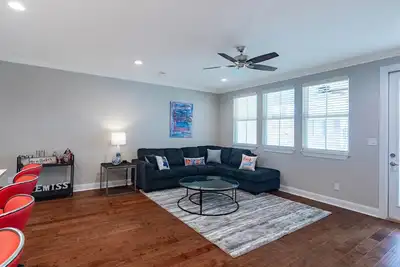 Image de Perfect Get Away Condo-Newly Developed Oxford Commons mins to Square & Ole Miss