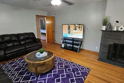 Image de Whole House Sleeps 9 with Ample Space Close to Ksu & Mhs