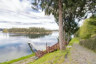 Image de Fox Island Waterfront Home w/ Dock