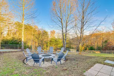 Image de 2 Mi to Lake Cumberland Access: Home w/ Grill