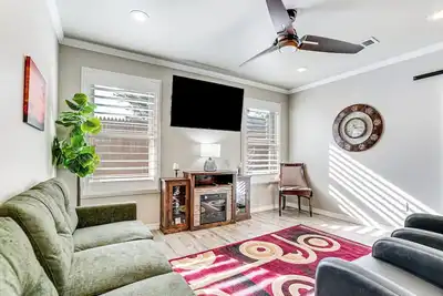 Image de Fenced Yard: Modern Barndominium in Amarillo!