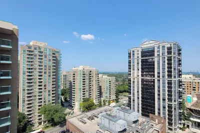 Image de *Luxury Penthouse at the heart of North York! *